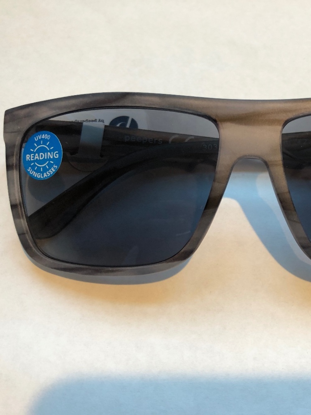 New Peepers Gray Faux Horn Surf Check Sunglass Readers +2.00